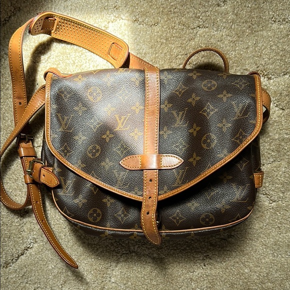 Louis Vuitton Handbags - Vintage Louis Vuitton Saumur 30